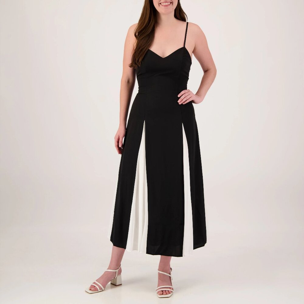 Black & White Flowy Midi dress